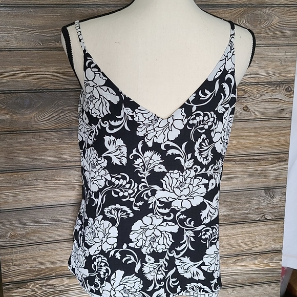 WHBM Reversible tank top! - Picture 7 of 9